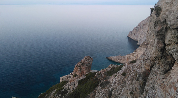 cyclades-folegandros-cliffs.jpg (600×333)