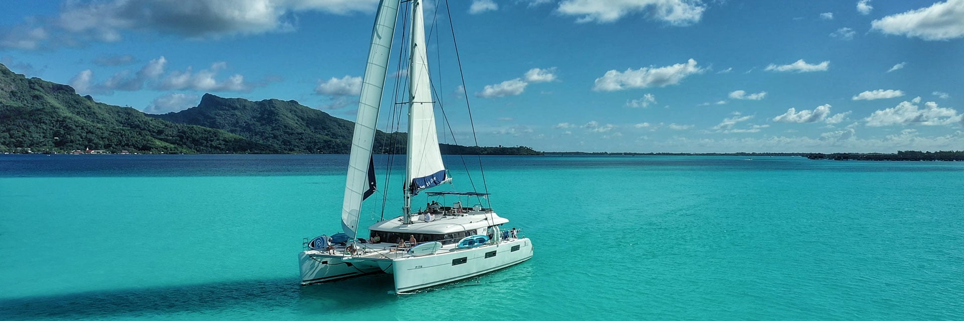 Catamaran cabin charter in French Polynesia
