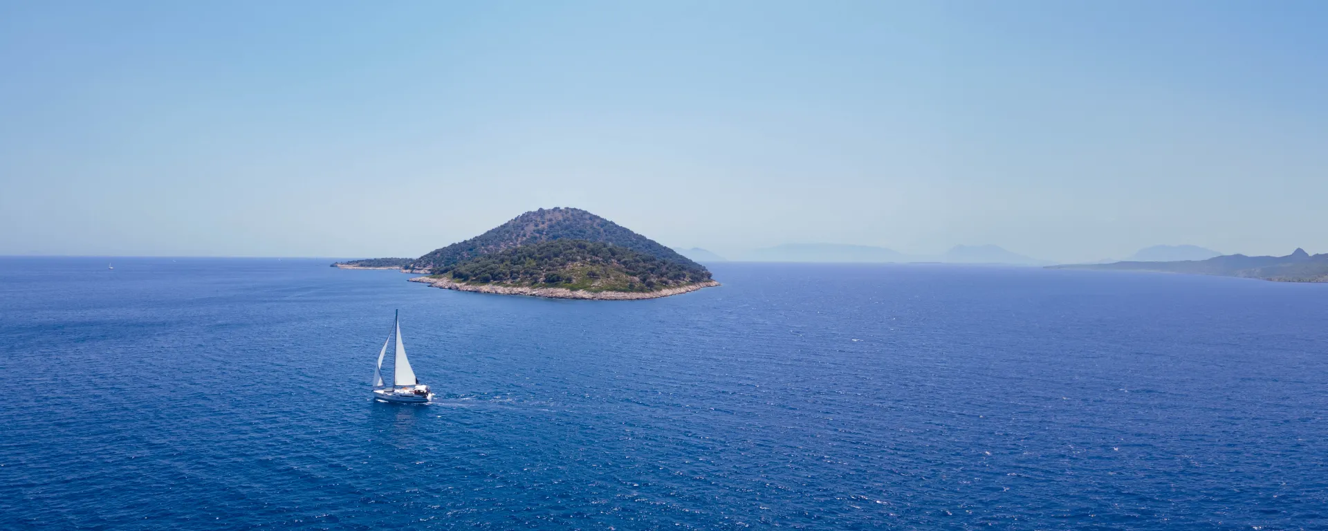 Bavaria 40 Honey S under sail in the Ionian