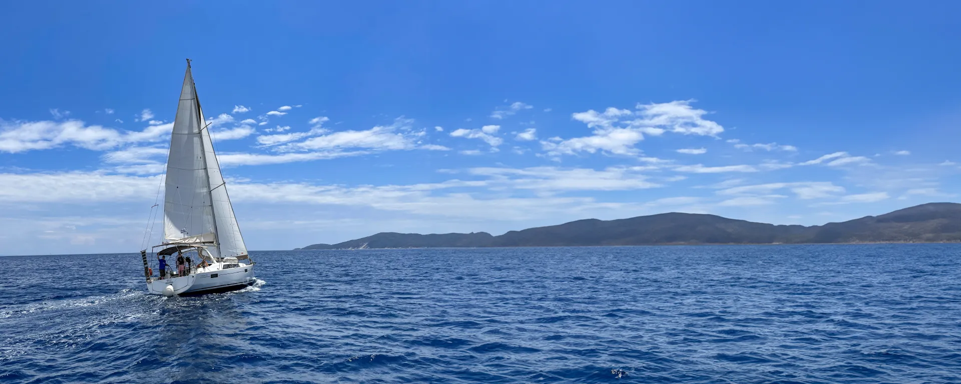 Oceanis 41.1 Kos 41.5 under sail in the Ionian