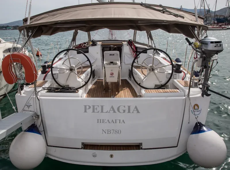 The cockpit and stern of Sun Odyssey 419 Pelagia