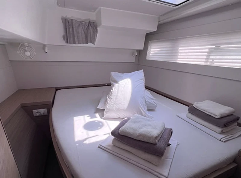 Port aft double cabin