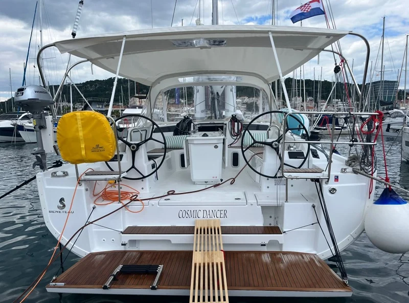 The cockpit and stern of Oceanis 40.1 Cosmic Dancer