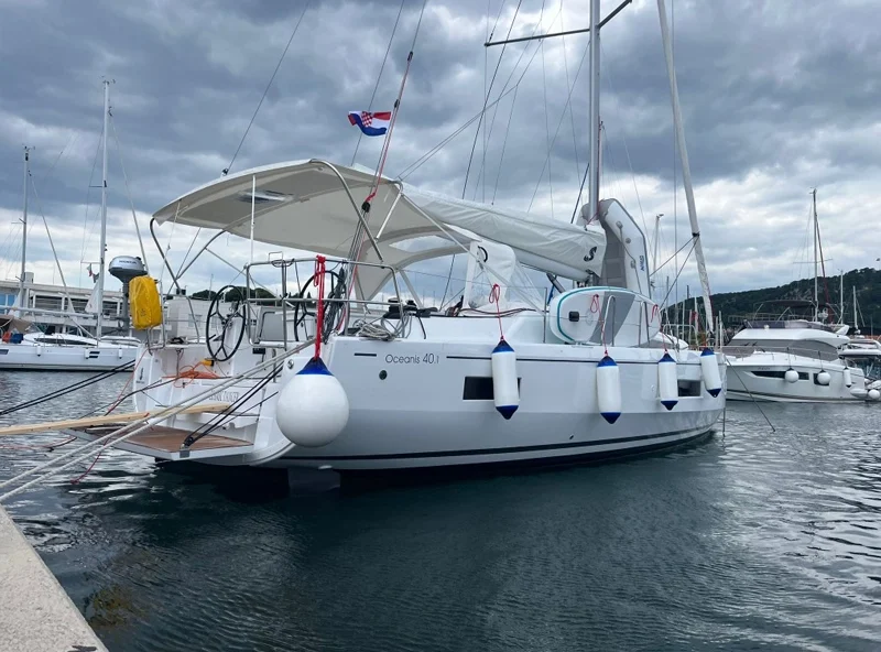 Oceanis 40.1 Cosmic Dancer at sea in Dalmatia