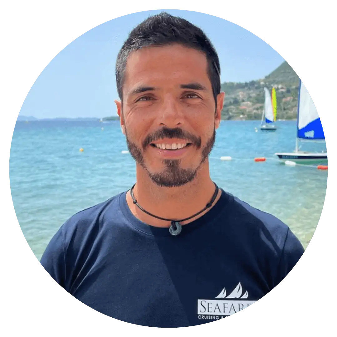 Giles Airey, Beach Manager at Nikiana Beach Club, supporting the RYA Dinghy Instructor Course