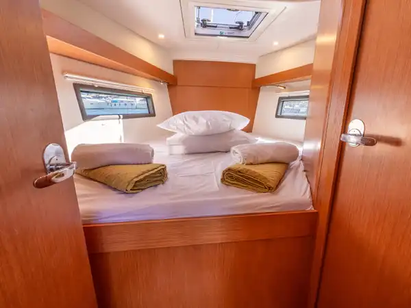 Bavaria C38 Eugenia Fwd Cabin