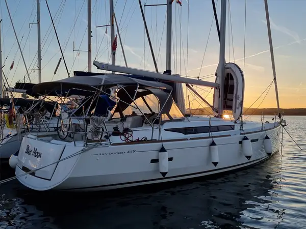 Sun-Odyysey-449-Exterior