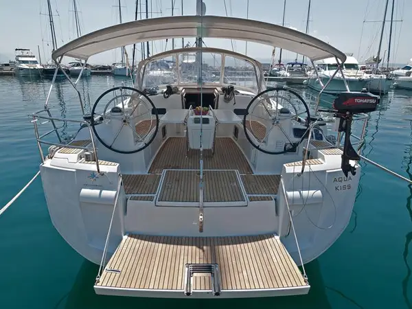 Sun-Odyysey-509-Exterior-3