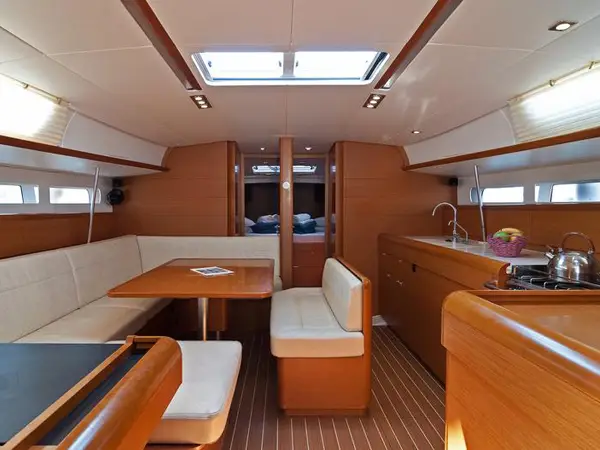Sun-Odyysey-509-Interior-2