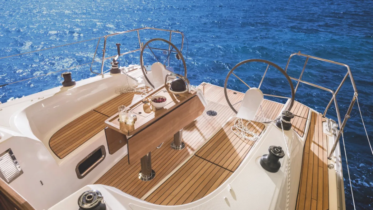 The twin-wheel cockpit of a Bavaria 34
