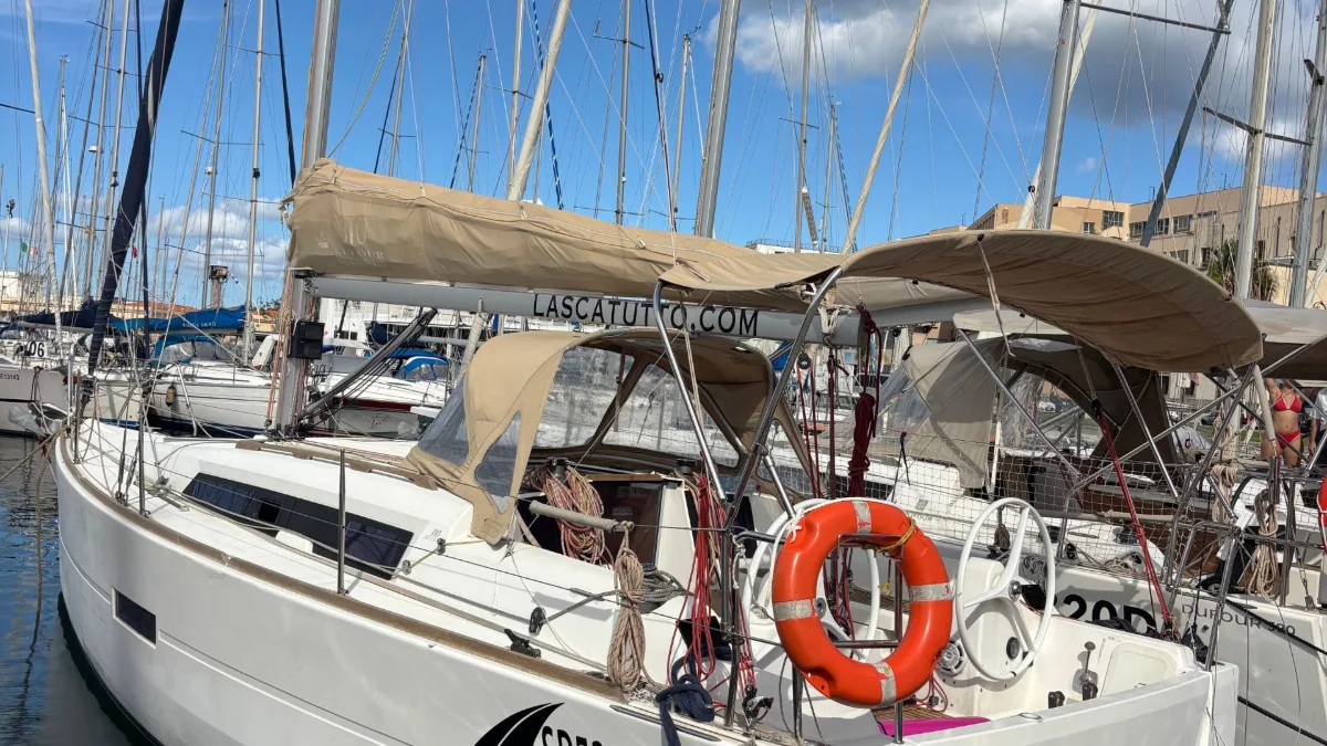 The cockpit of a Dufour 310 Grand Large