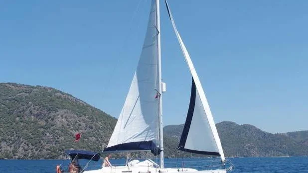 The Oceanis 343 under sail off the Turkish coast