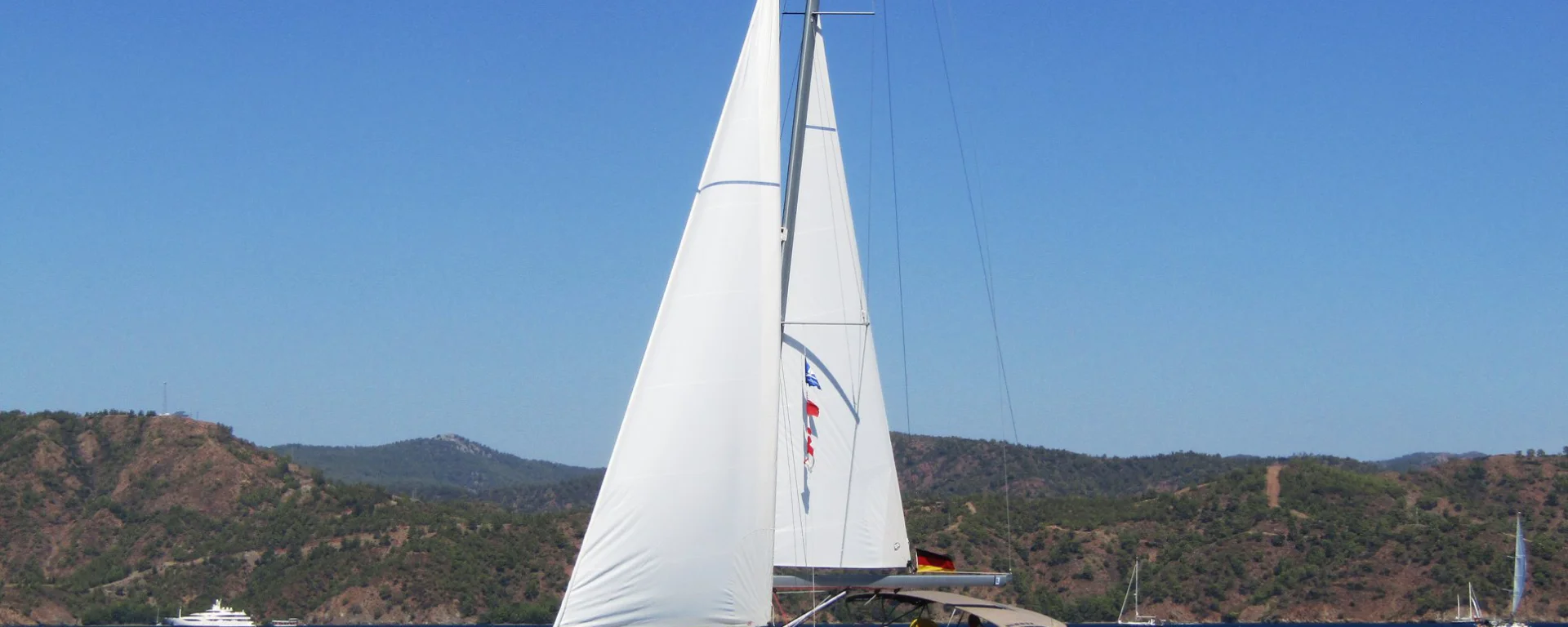 The Sun Odyssey 419 under sail off the Turkish coast