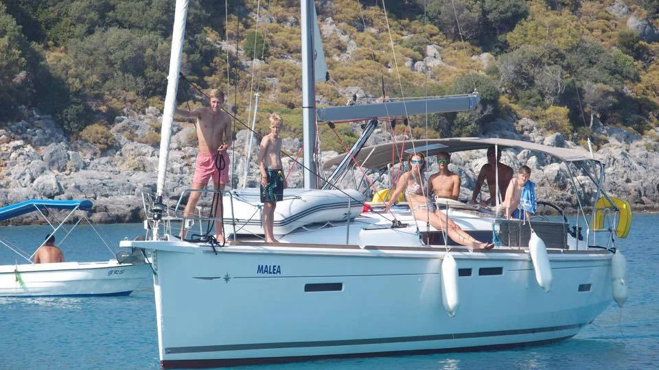 The Sun Odyssey 419 at anchor